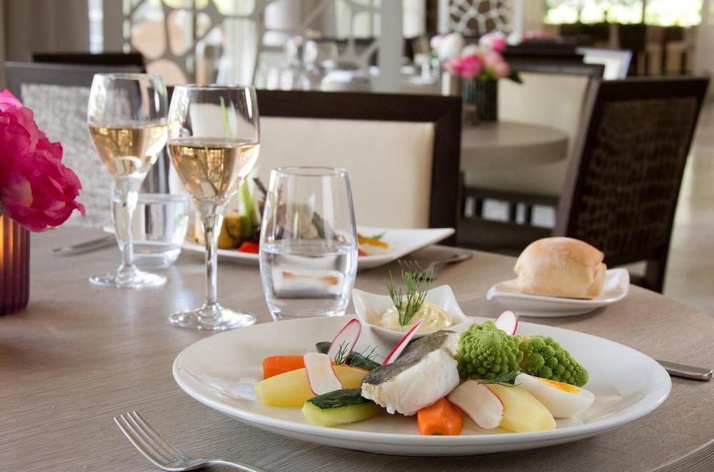 The Originals Boutique, Hotel Les Strelitzias Juan-les-Pins Bagian luar foto