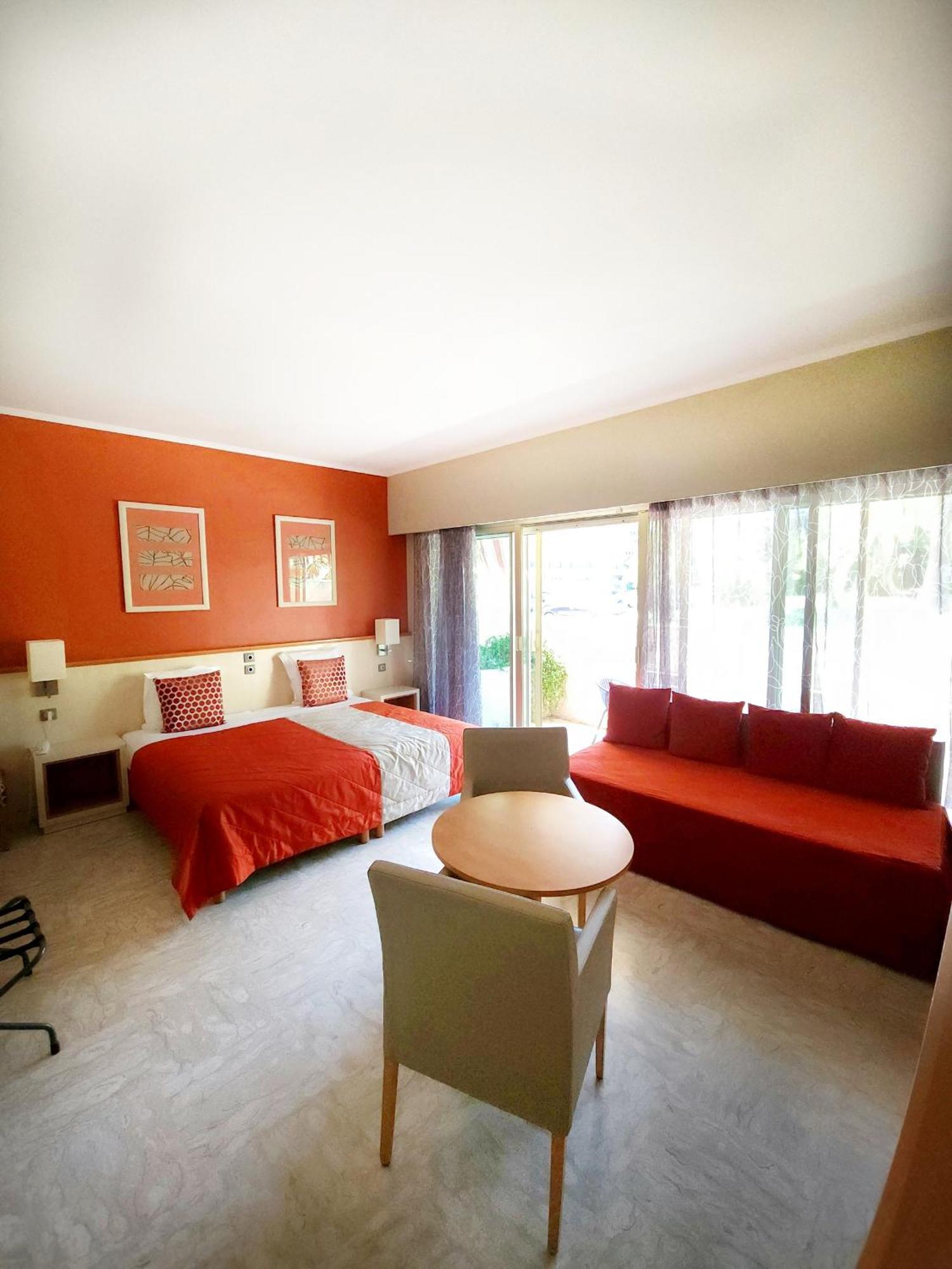 The Originals Boutique, Hotel Les Strelitzias Juan-les-Pins Bagian luar foto